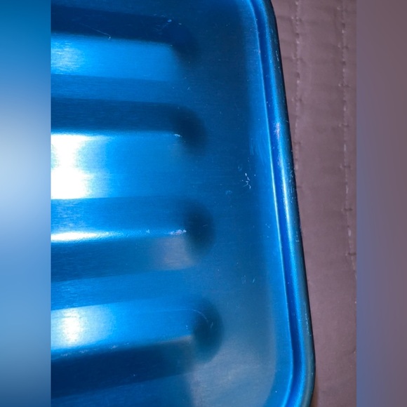 SIGG Light Weight Aluminum Food Container / Lunch Box - Picture 13 of 16